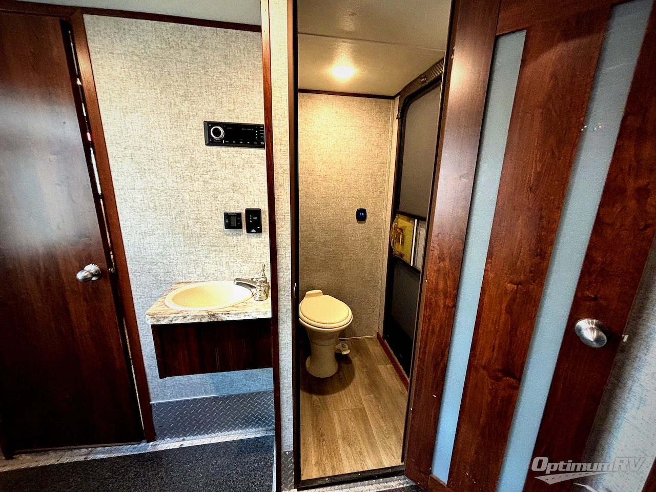 2018 Forest River Vengeance Touring Edition 40D12 Photo 16