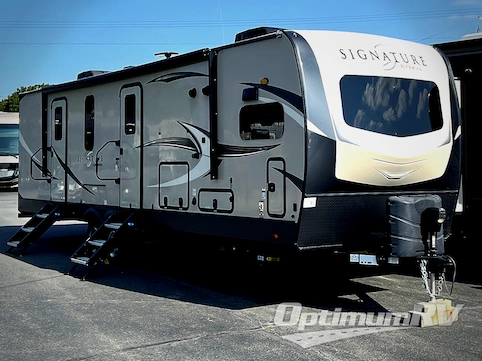 Used 2020 Forest River Rockwood Signature Ultra Lite 8335SB Featured Photo