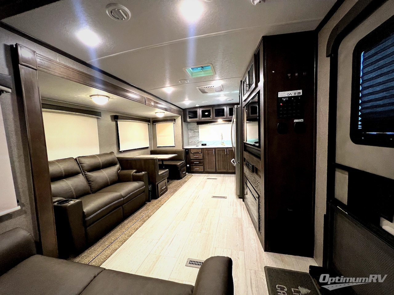 2020 Forest River Rockwood Signature Ultra Lite 8335SB Photo 3