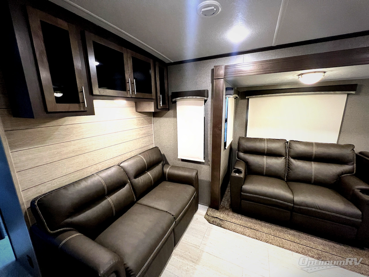 2020 Forest River Rockwood Signature Ultra Lite 8335SB Photo 4