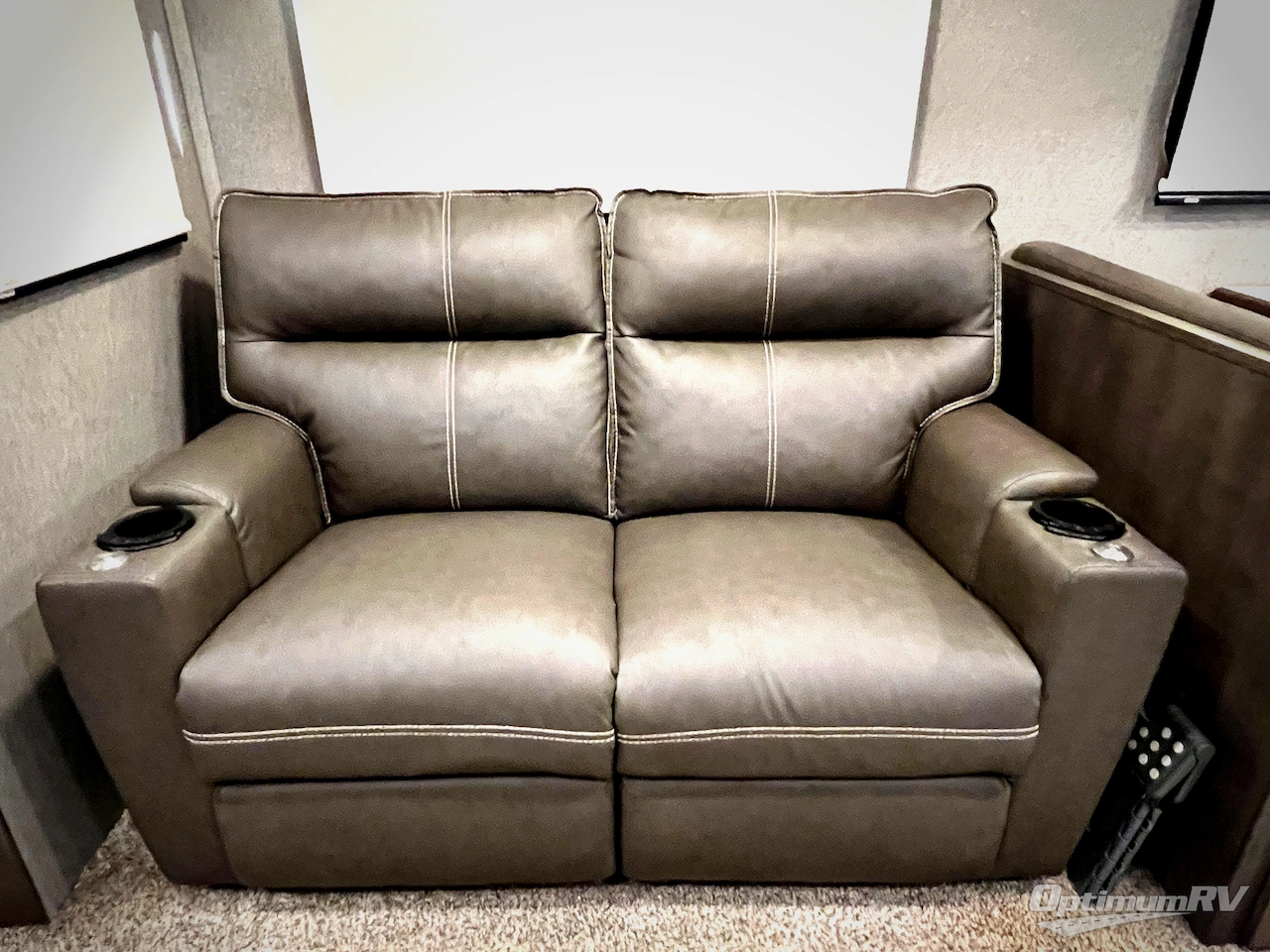 2020 Forest River Rockwood Signature Ultra Lite 8335SB Photo 8