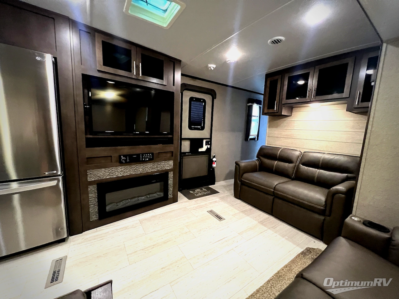 2020 Forest River Rockwood Signature Ultra Lite 8335SB Photo 11