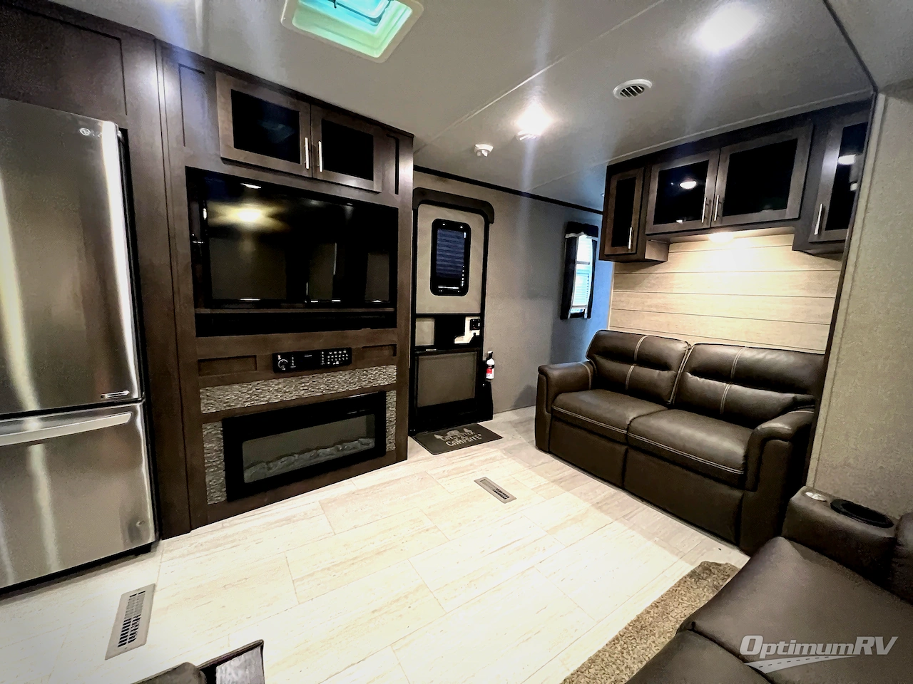 2020 Forest River Rockwood Signature Ultra Lite 8335SB Photo 12