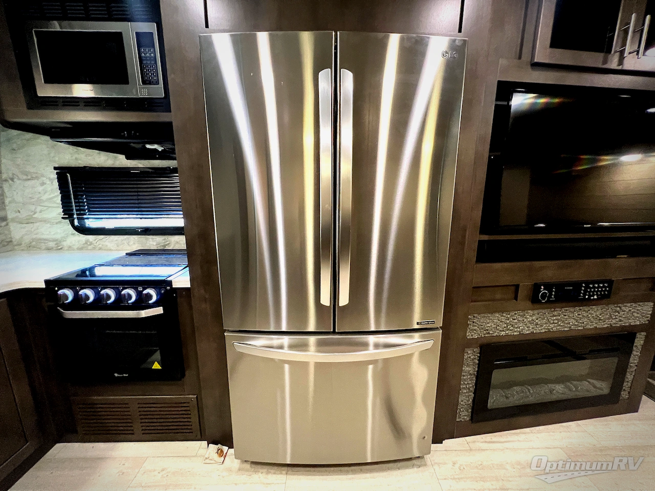 2020 Forest River Rockwood Signature Ultra Lite 8335SB Photo 17