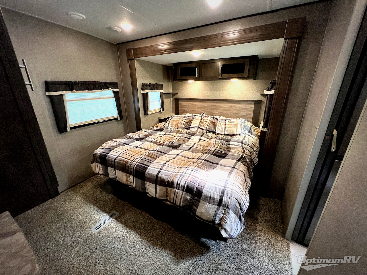 2020 Forest River Rockwood Signature Ultra Lite 8335SB Photo 34