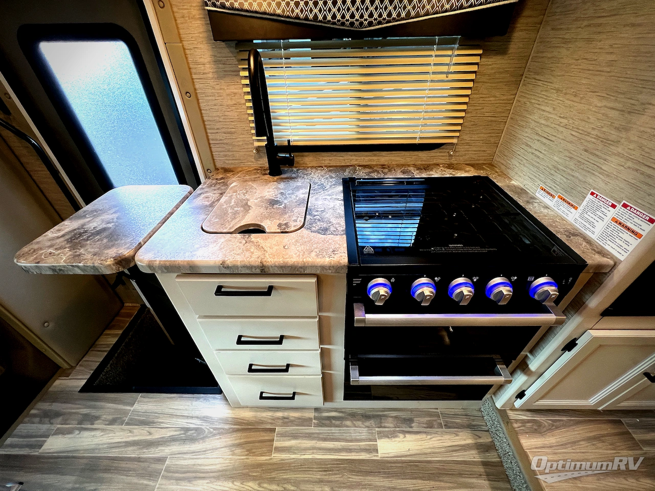 2021 Thor Four Winds 22E Photo 18