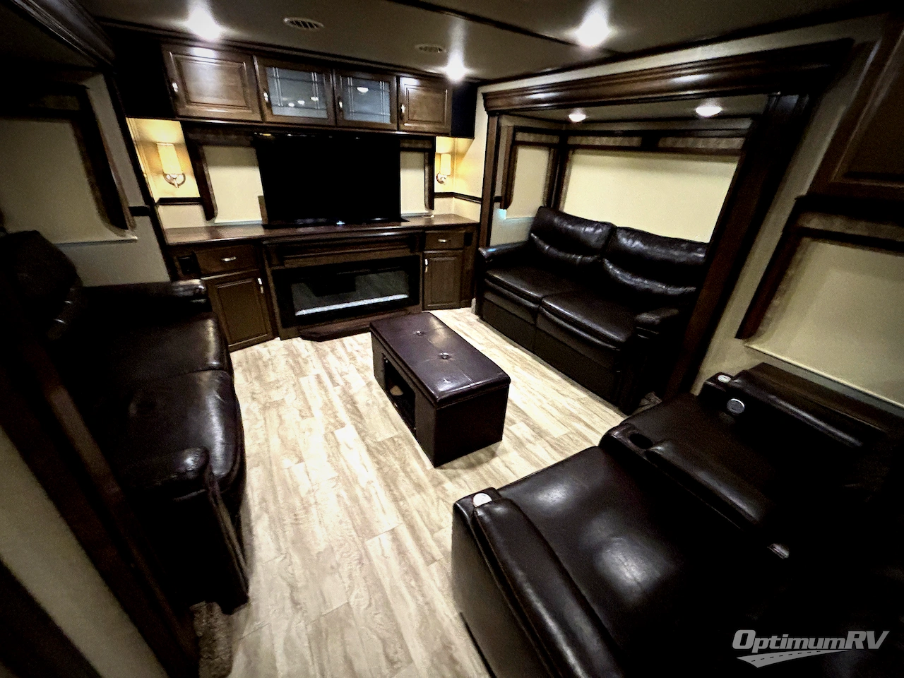 2019 Grand Design Solitude 375RES Photo 20