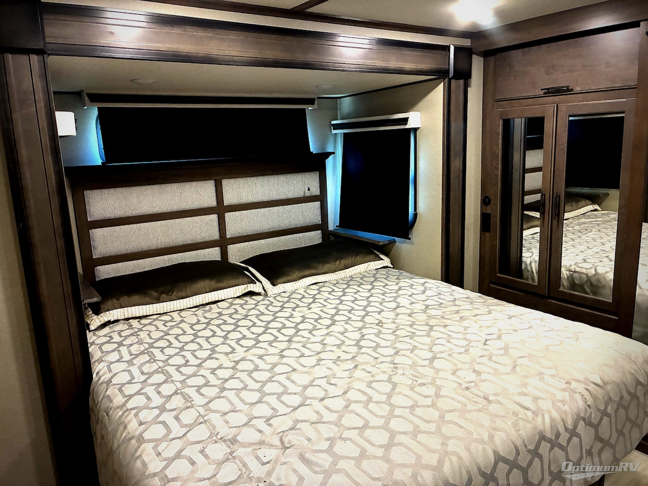 2022 Grand Design Solitude 390RK Photo 15