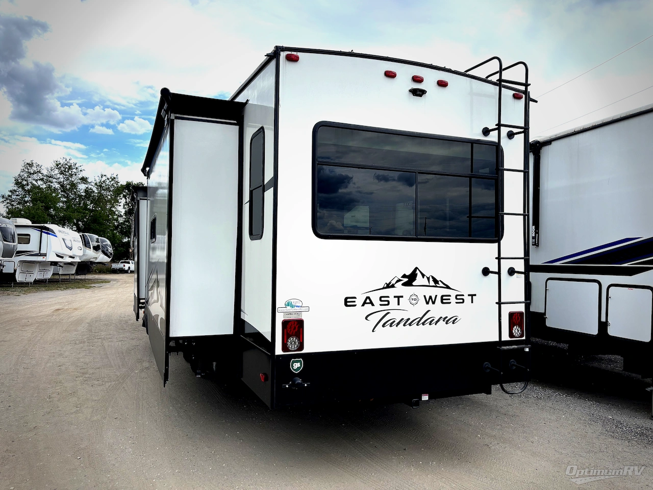 2024 East To West Tandara 385MB Photo 3