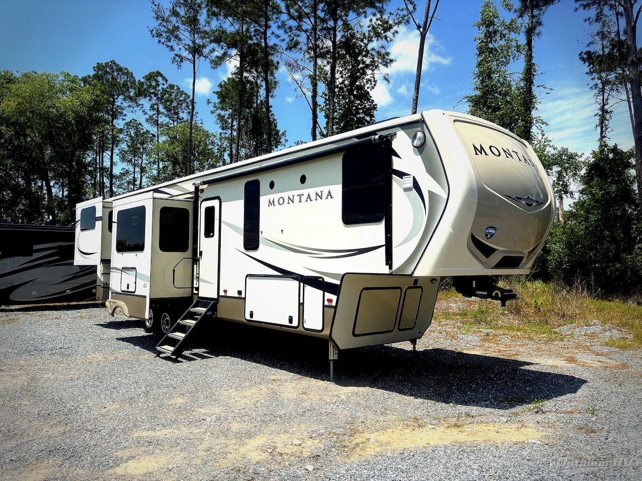 2018 Keystone Montana 3791RD Photo 1