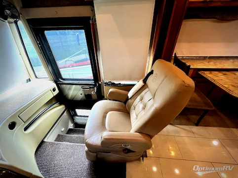2014 Tiffin Phaeton 40AH RV Photo 2