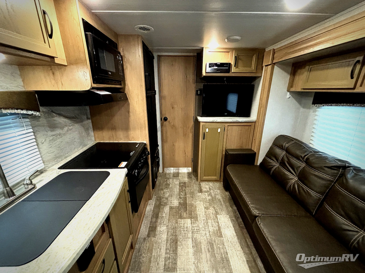 2021 Winnebago Towables Micro Minnie 2106DS Photo 4