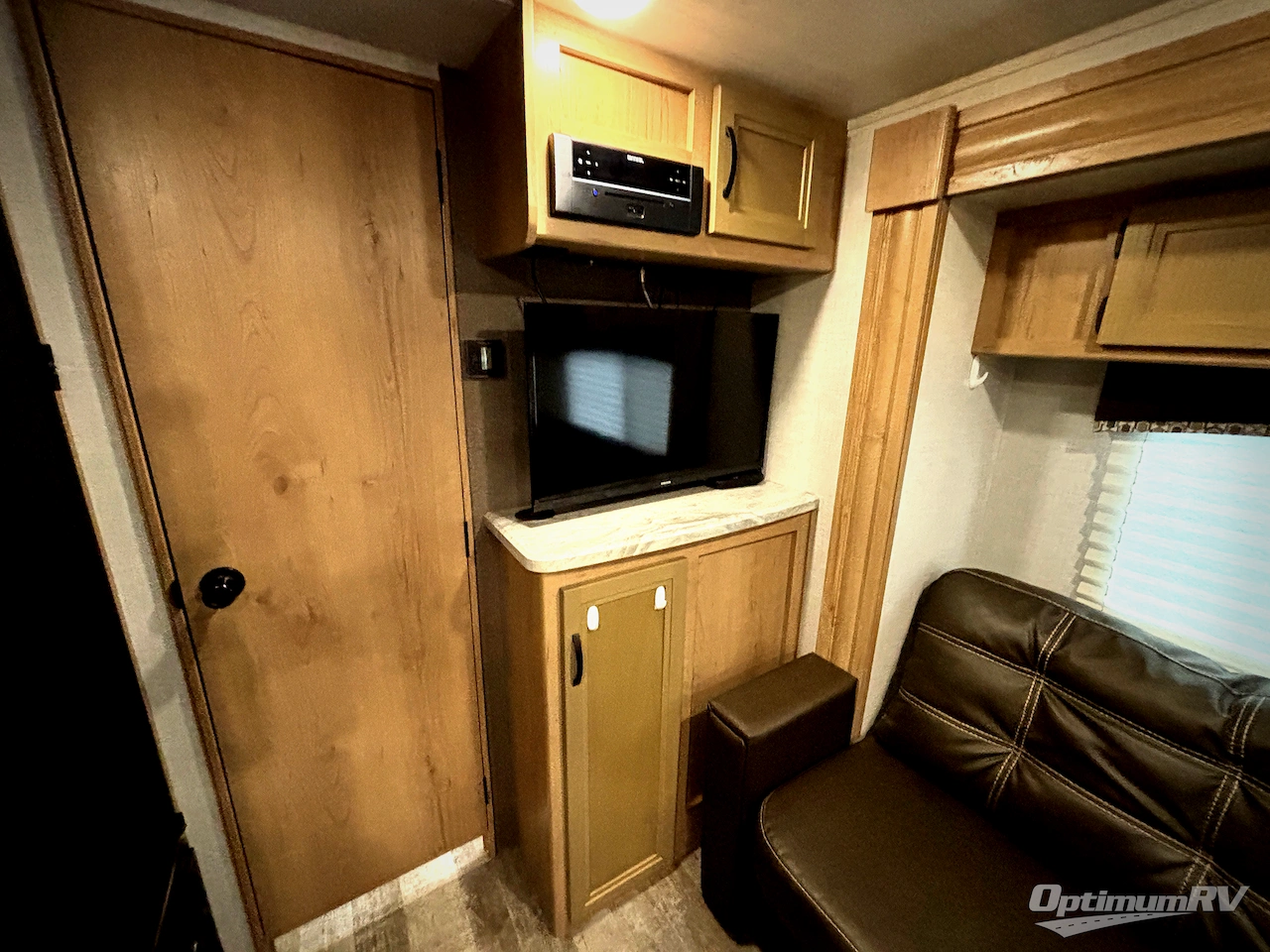 2021 Winnebago Towables Micro Minnie 2106DS Photo 10