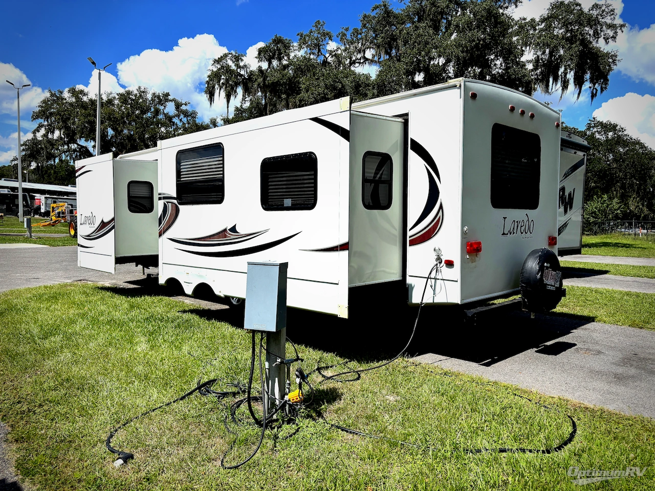 2011 Keystone Laredo Super Lite 296RE Photo 3