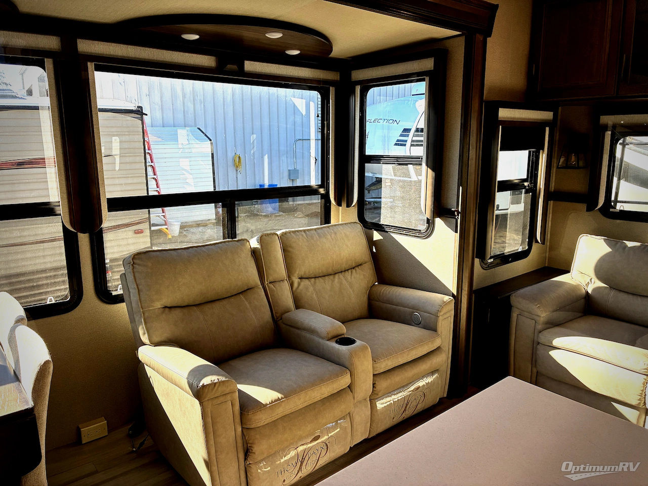 2022 Grand Design Solitude 378MBS Photo 10