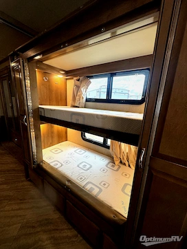 2019 Holiday Rambler Vacationer 36F RV Photo 3