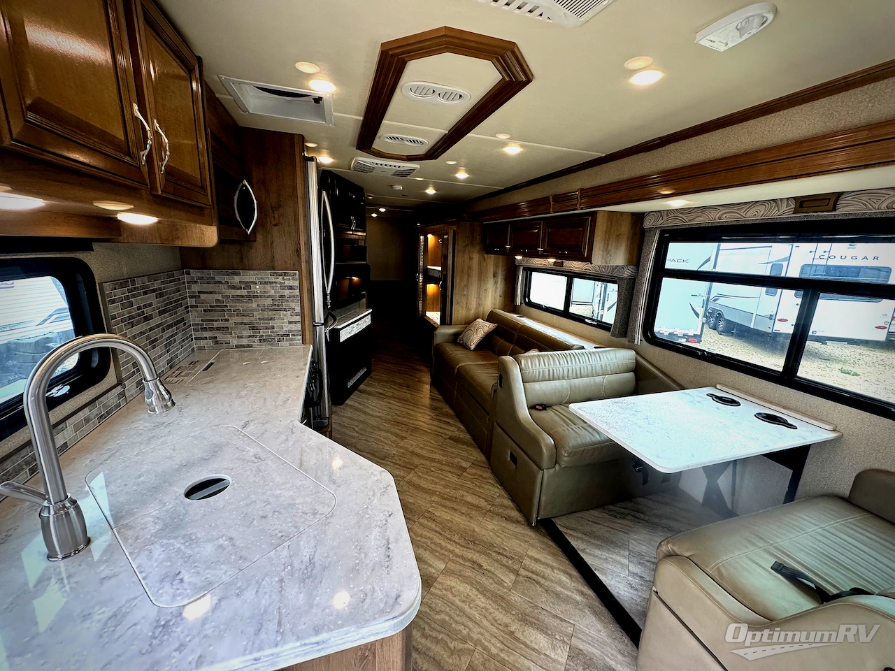 2019 Holiday Rambler Vacationer 36F Photo 6