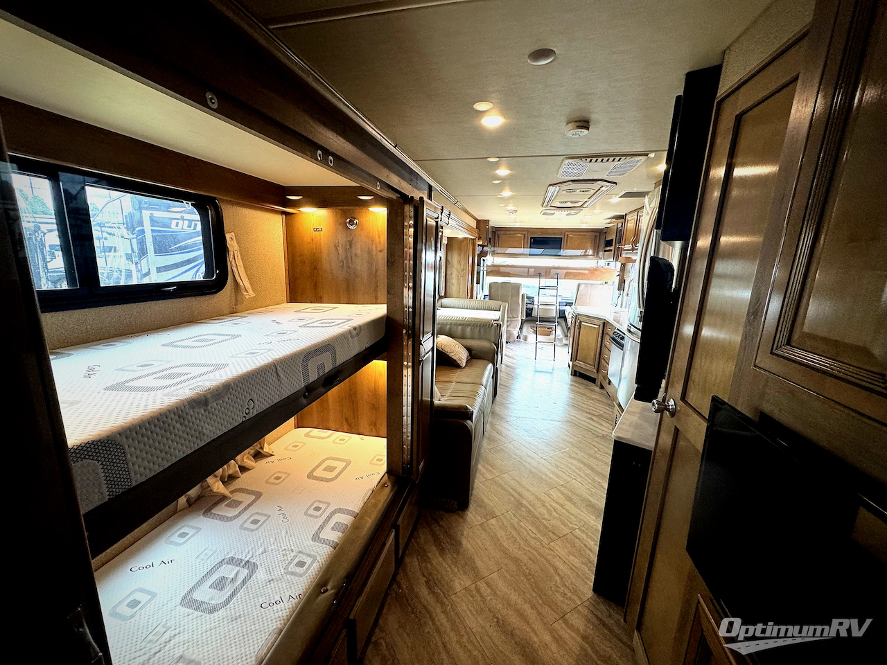 2019 Holiday Rambler Vacationer 36F Photo 7