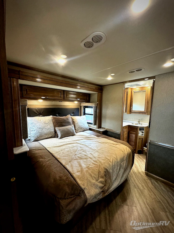 2019 Holiday Rambler Vacationer 36F Photo 17