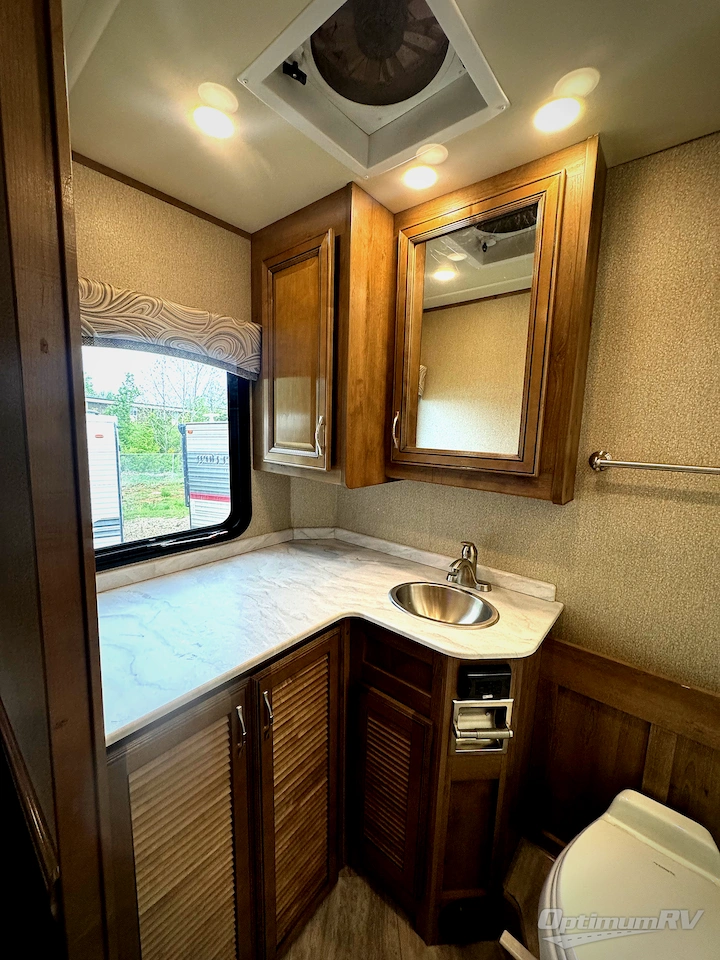 2019 Holiday Rambler Vacationer 36F Photo 20