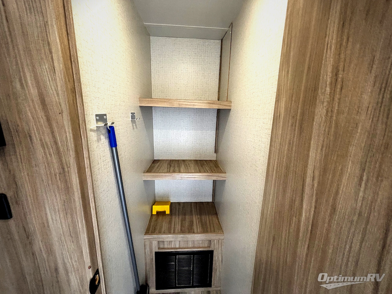 2022 Winnebago Towables Minnie 2301BHS Photo 12