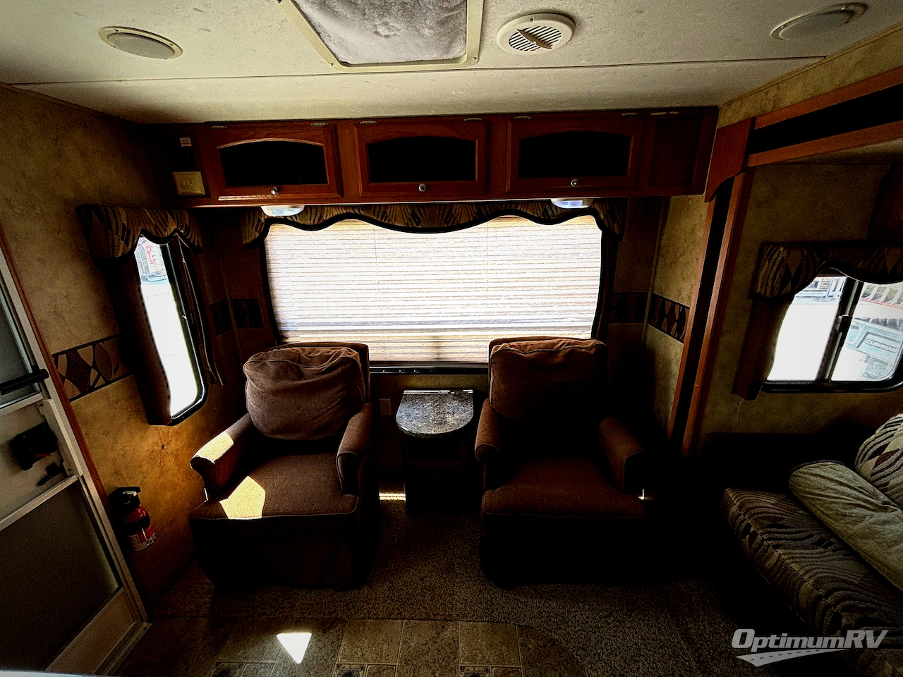 2010 Keystone Cougar X-Lite 27RLS Photo 12