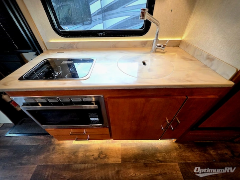 2019 Tiffin Wayfarer 25QW RV Photo 3