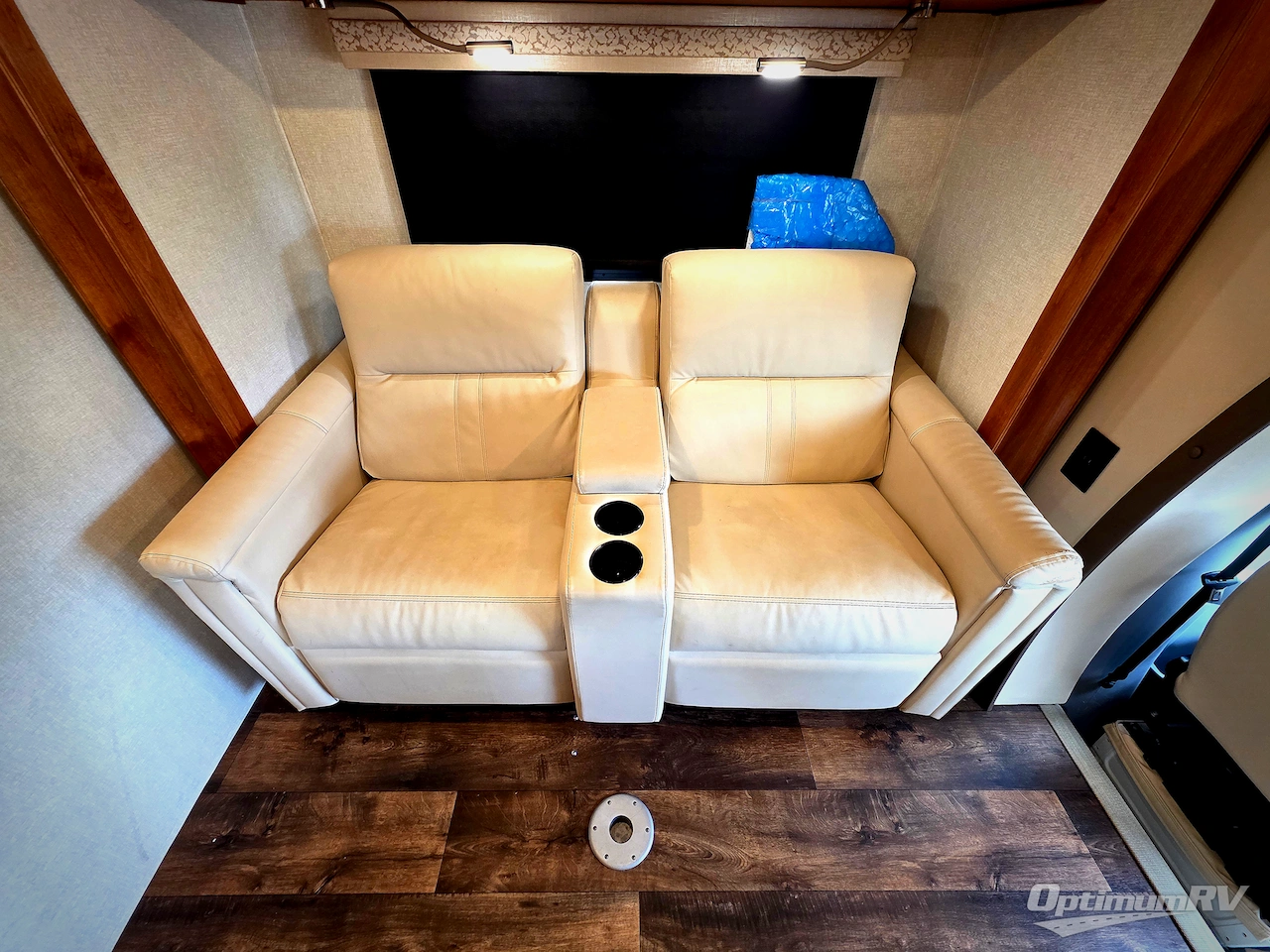 2019 Tiffin Wayfarer 25QW Photo 10