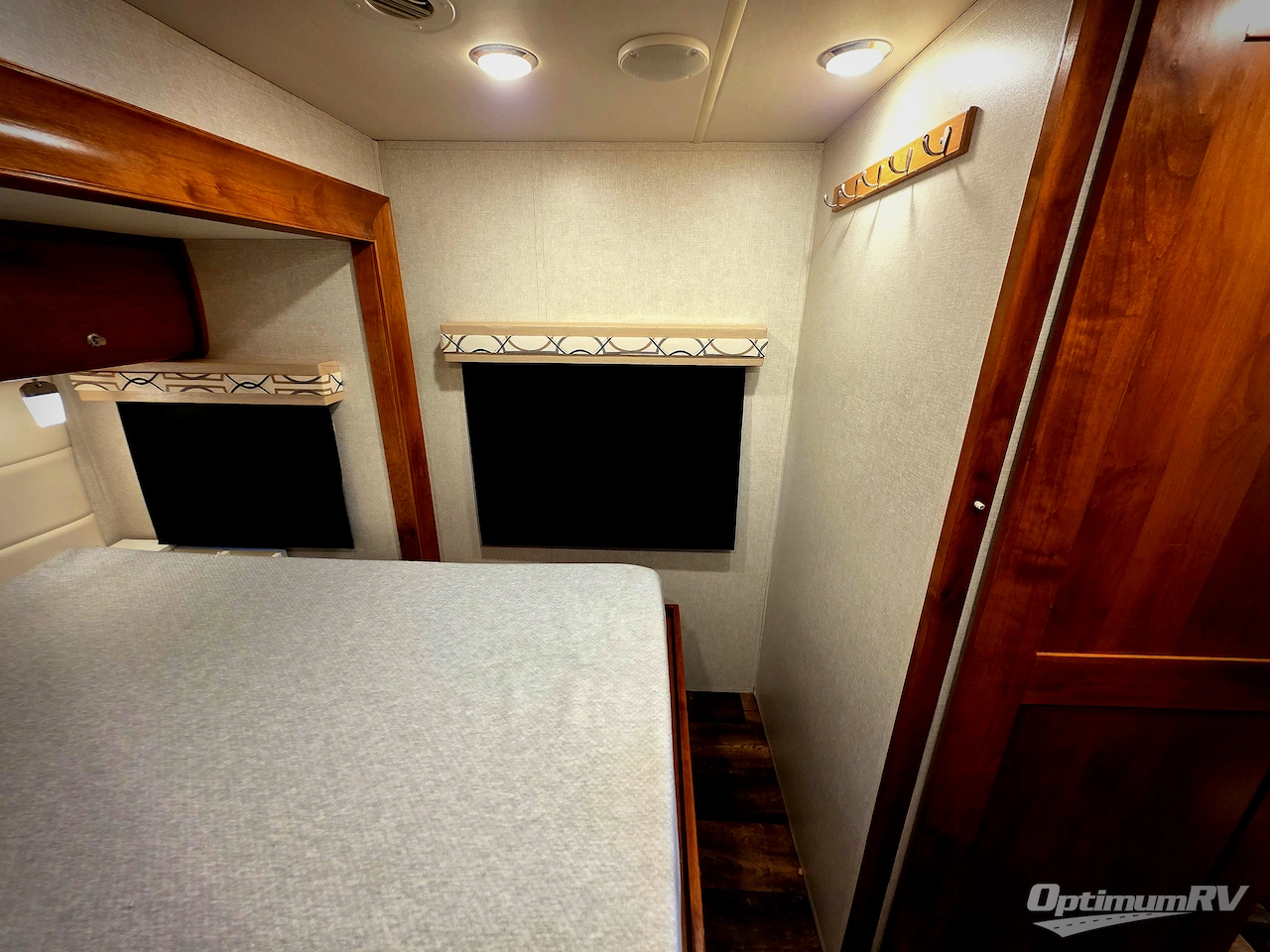 2019 Tiffin Wayfarer 25QW Photo 21