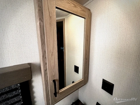 2021 Keystone Passport 219BH SL Series RV Photo 4