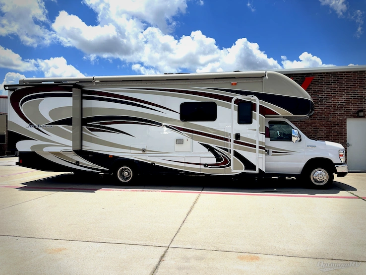 2017 Fleetwood Jamboree 31U RV Photo 1