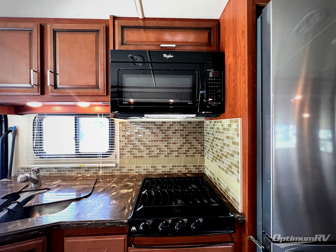 2015 Fleetwood Bounder 35K Photo 9