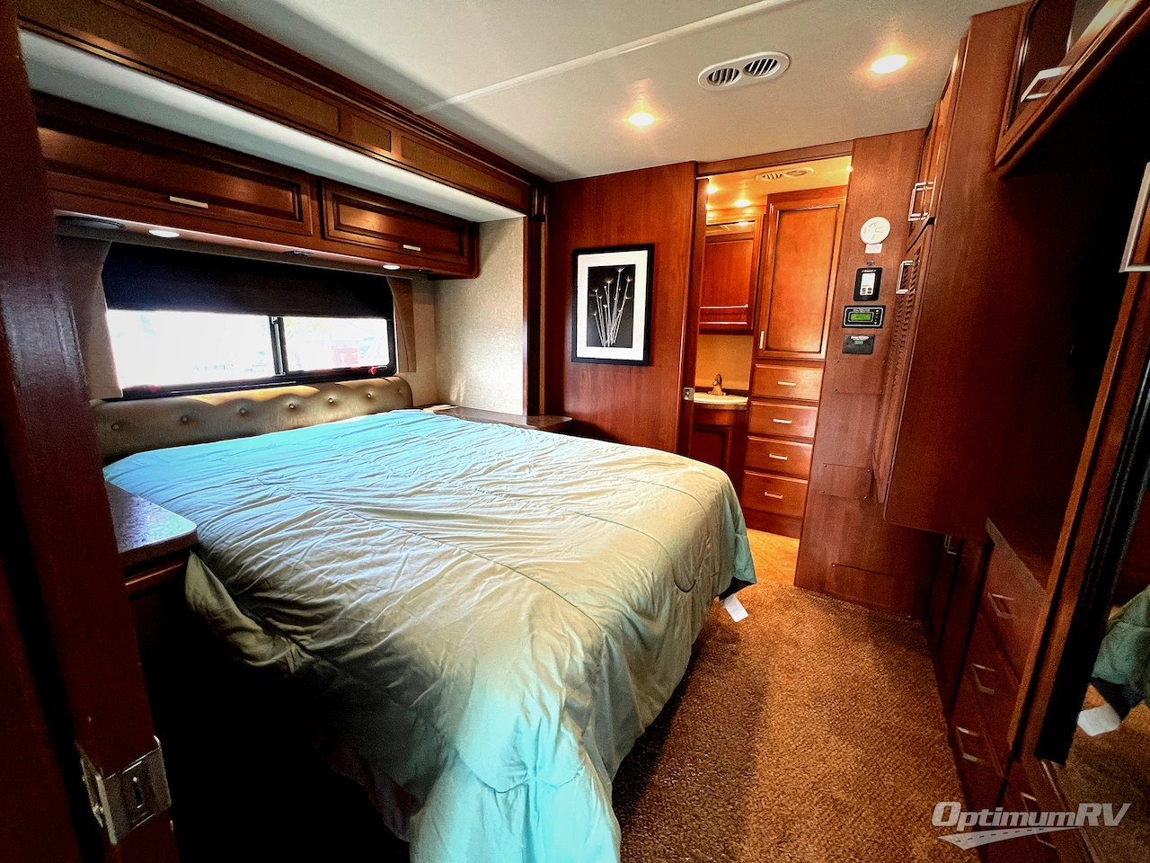 2015 Fleetwood Bounder 35K Photo 16
