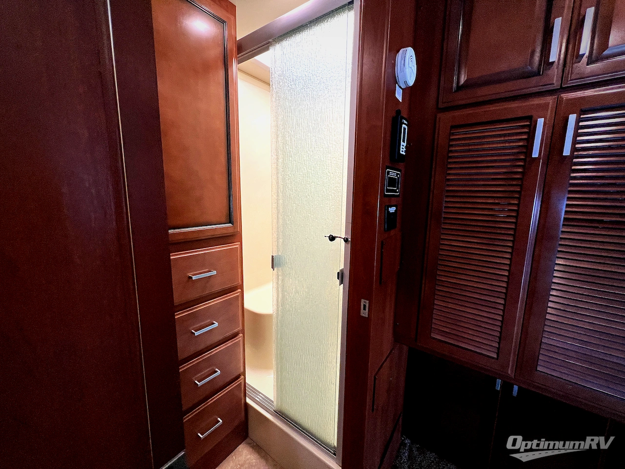 2015 Fleetwood Bounder 35K Photo 20