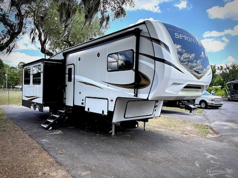 Used 2021 Keystone Sprinter 30RL Featured Photo