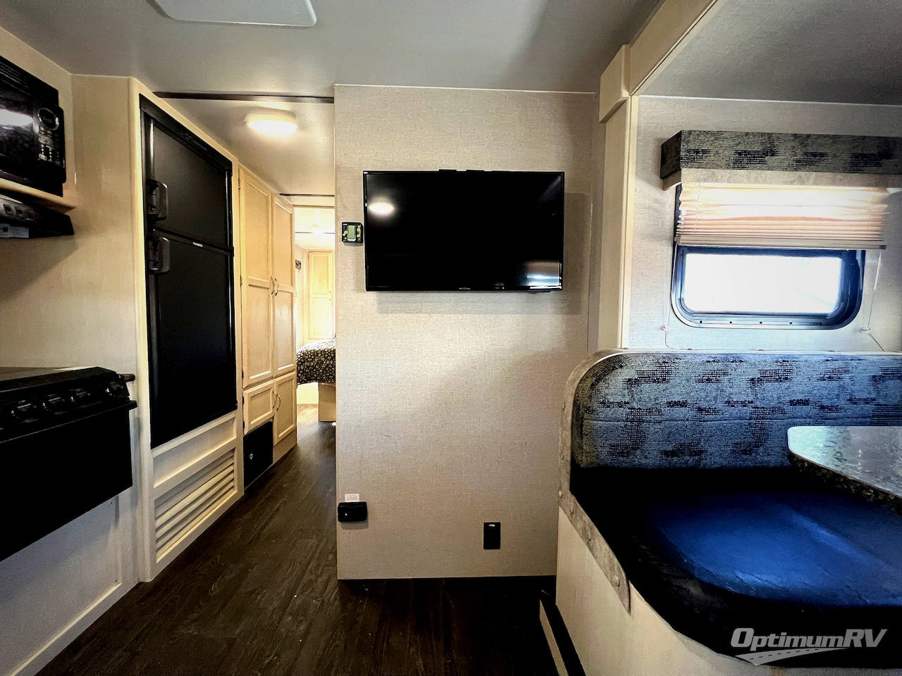 2019 Winnebago Towables Minnie 2500FL Photo 8