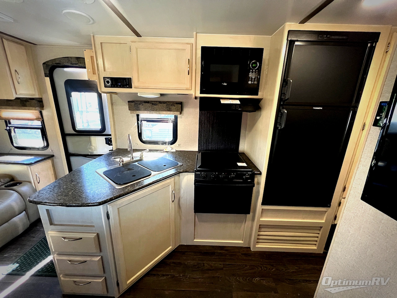 2019 Winnebago Towables Minnie 2500FL Photo 9