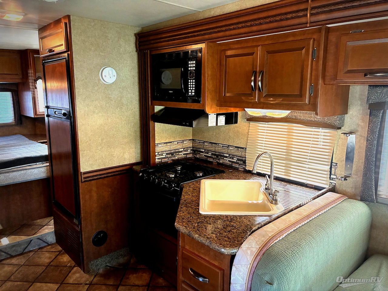 2014 Thor Chateau 28Z Photo 6
