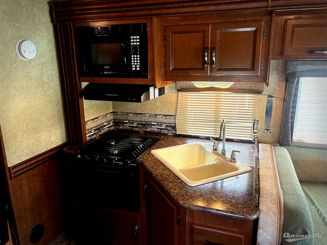 2014 Thor Chateau 28Z Photo 22