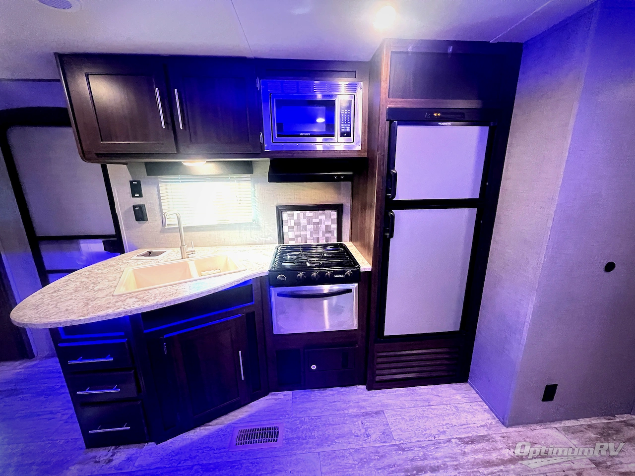 2018 CrossRoads Zinger ZR320FB Photo 6