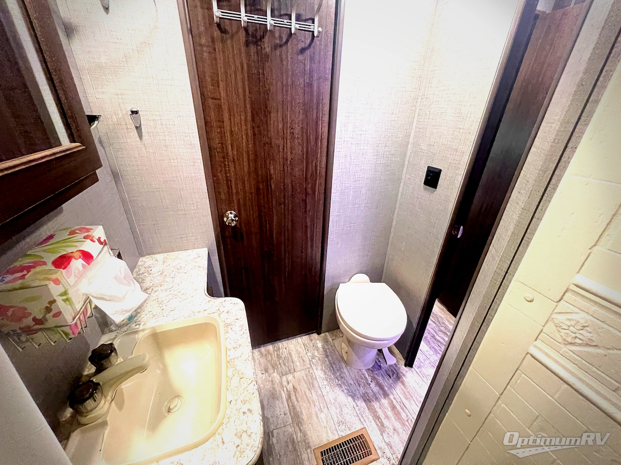 2018 CrossRoads Zinger ZR320FB Photo 7