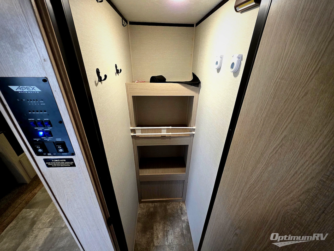 2022 Coachmen Apex Ultra-Lite 265RBSS Photo 13