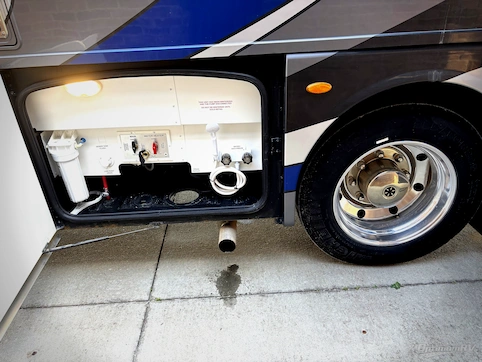 2020 Thor Miramar 35.4 RV Photo 4