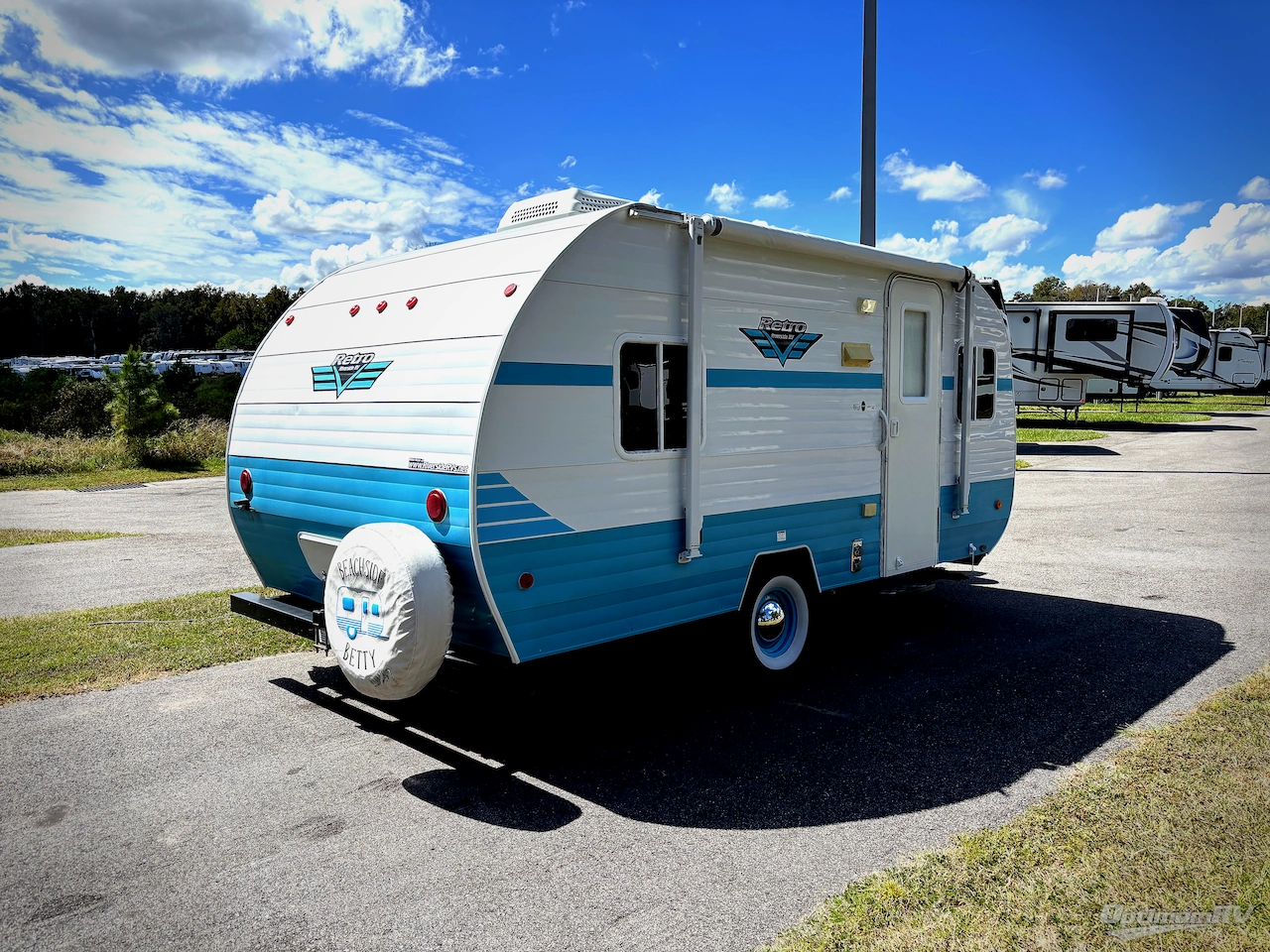 2017 Riverside Retro 177 Photo 2