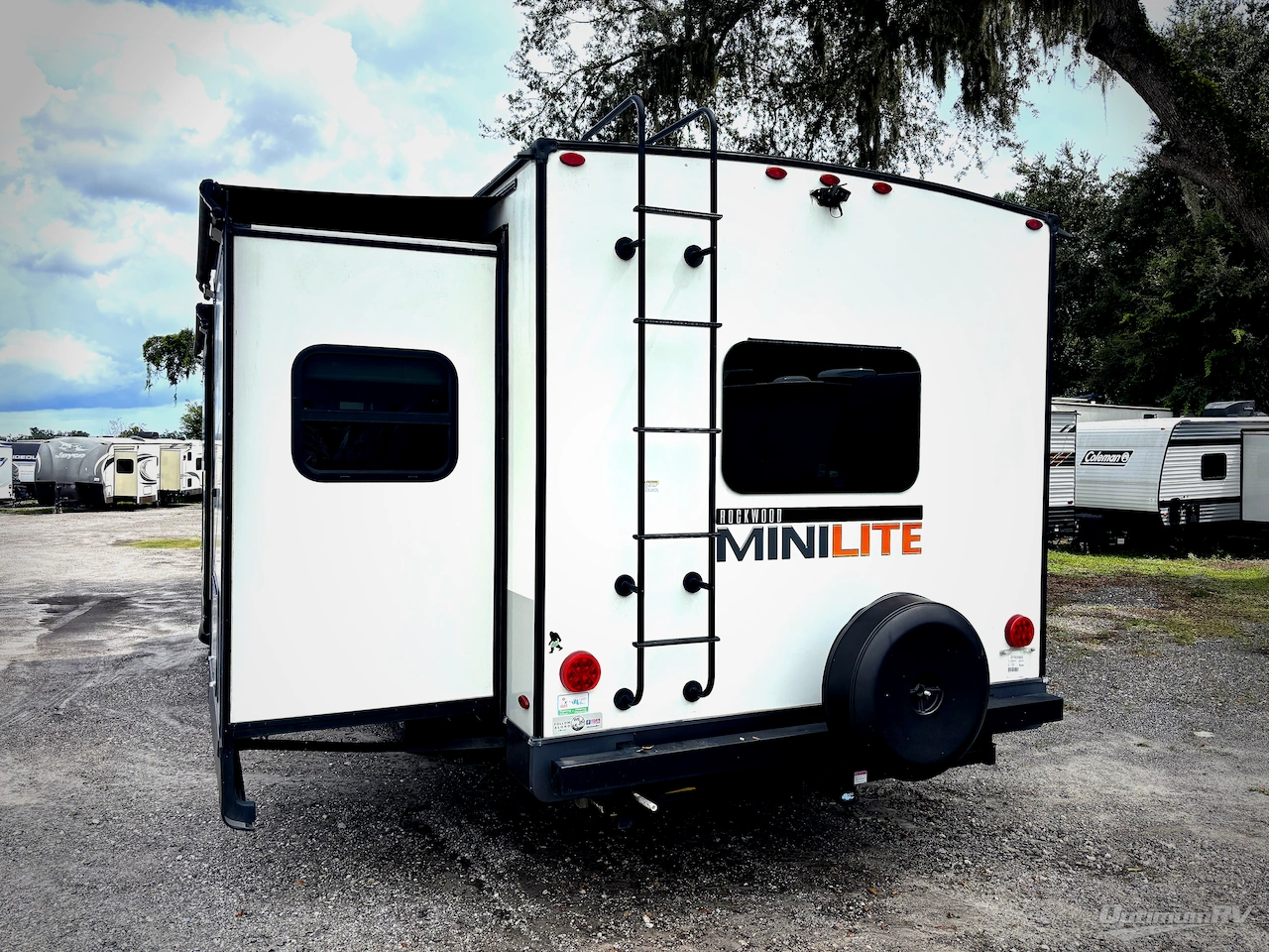 2022 Forest River Rockwood Mini Lite 2516S Photo 3