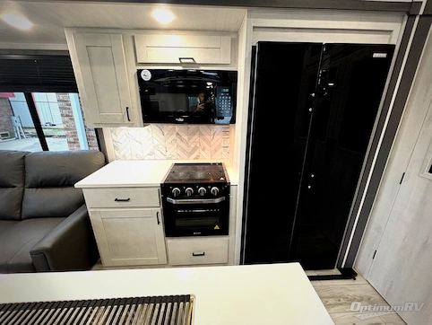 2025 East To West Tandara 386MB-OK RV Photo 2