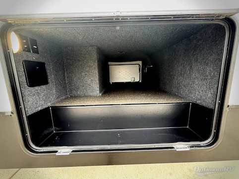 2025 East To West Tandara 386MB-OK RV Photo 4