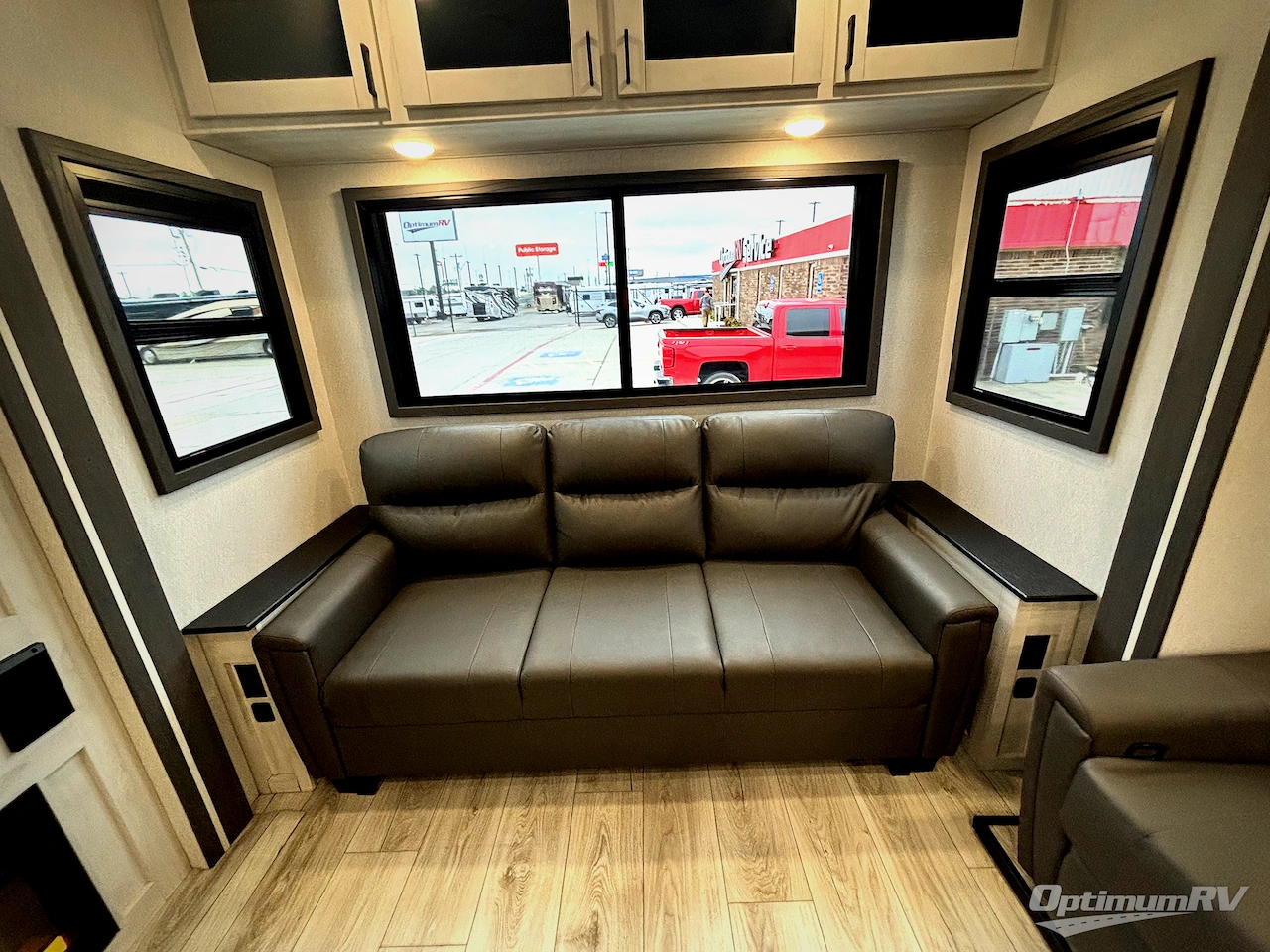 2025 East To West Tandara 386MB-OK Photo 7