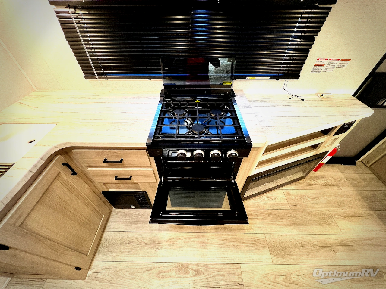 2024 East To West Della Terra 251RD Photo 12