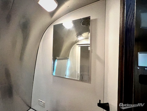 2022 Airstream Caravel 20FB RV Photo 4
